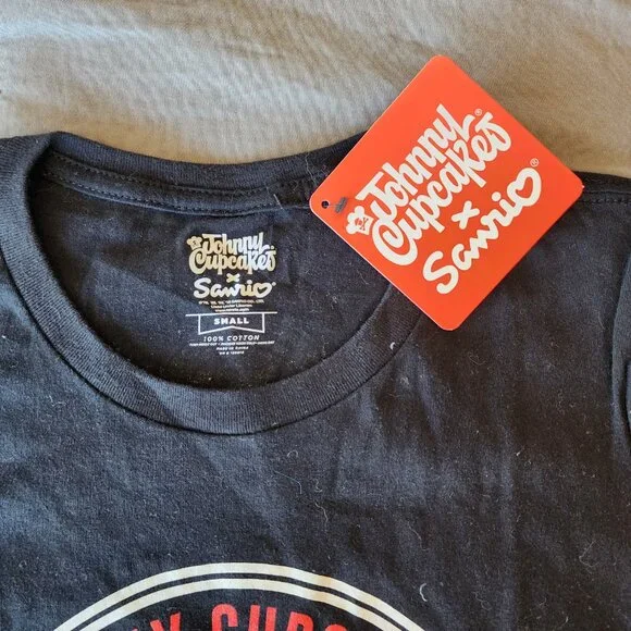 Hello Kitty × Johnny Cupcakes T-Shirt NWT - Small - Picture 2 of 4